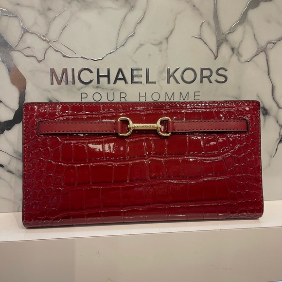 MICHAEL KORS Carson Large Snap Crocodile Embossed Bifold Wallet
Cherry 
NWT - Picture 4 of 16